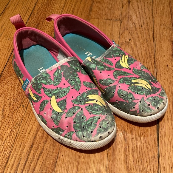 Native Shoes - Picture 2 of 5